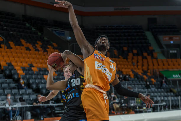 显然占据了 显然占据了