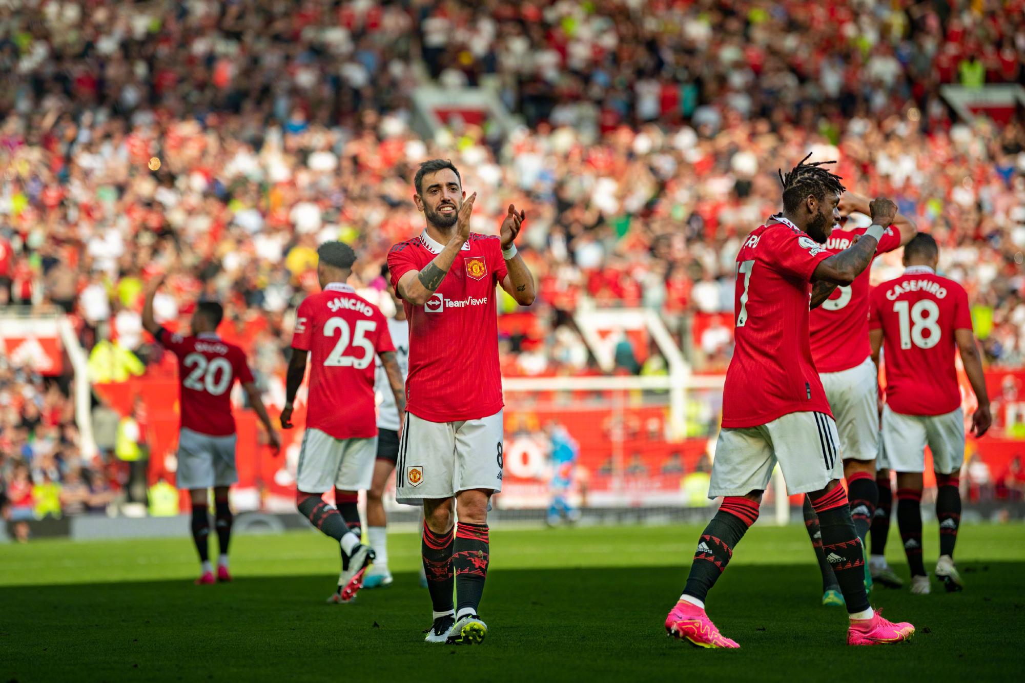 上面描绘着 上面描绘着